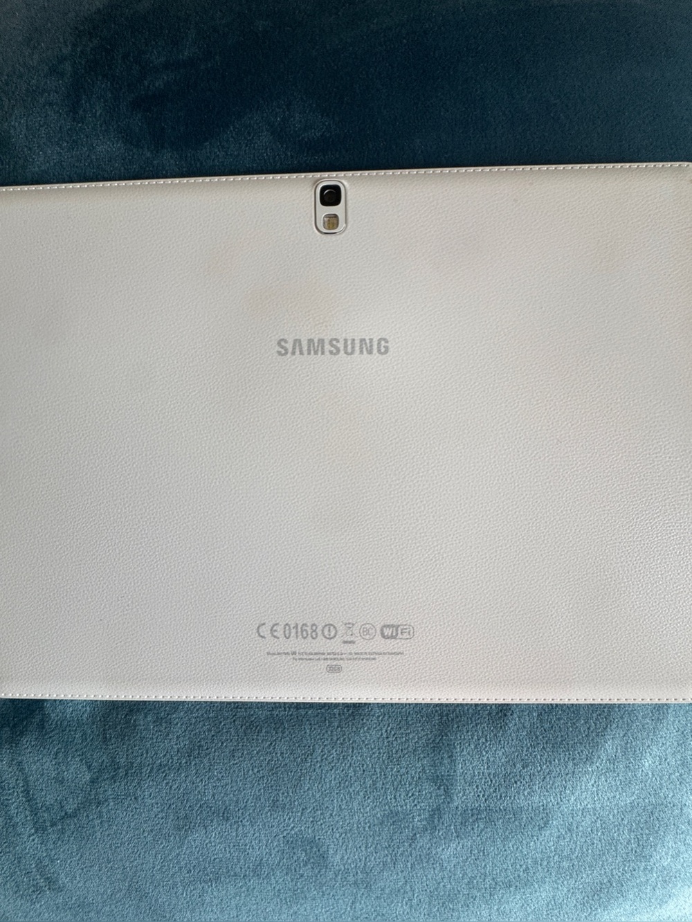 Samsung Galaxy Tablet in White with 32GB Model SM P600